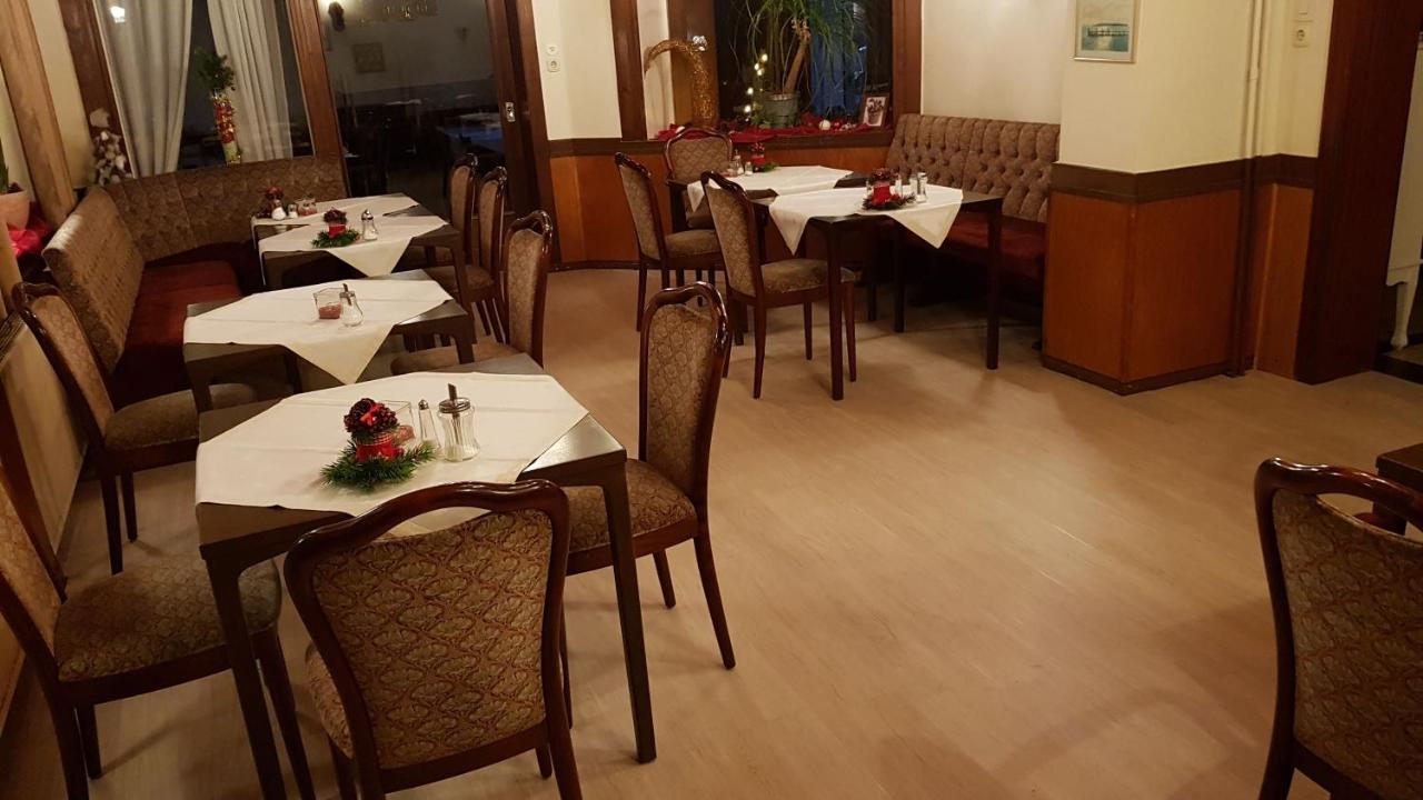 Hotel Cafe Meynen Bad Munder am Deister Bagian luar foto